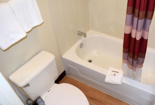 Red Roof Inn Buffalo Niagara Airport image 2