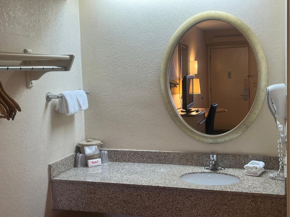 Red Roof Inn Buffalo Niagara Airport Main image